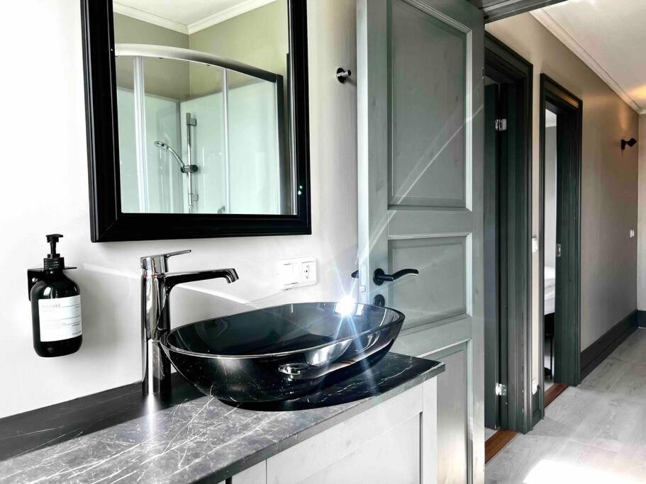The Greyhouse "Small Apartment" Höfn Екстериор снимка